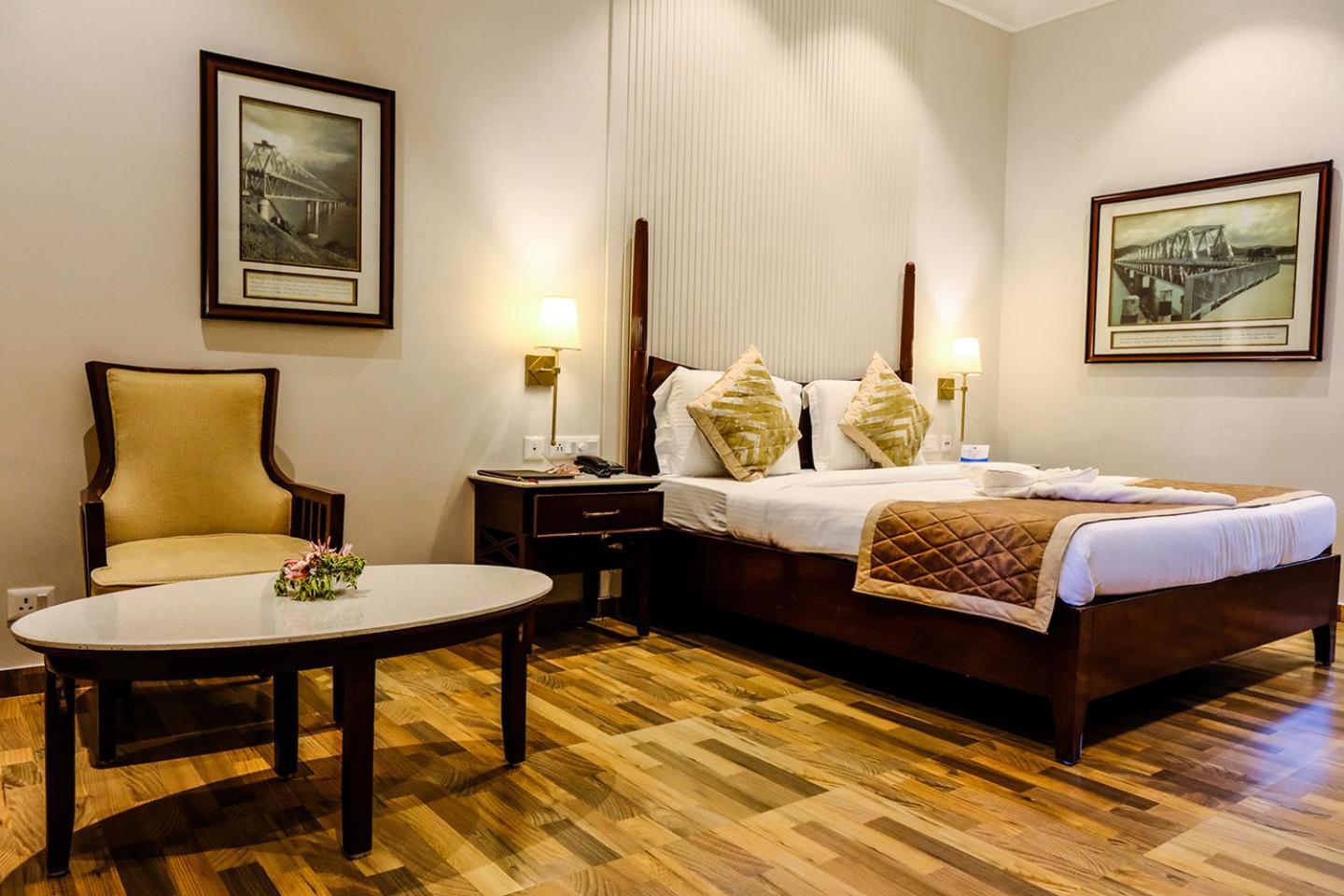 Chanakya BNR Hotel Puri Bagian luar foto