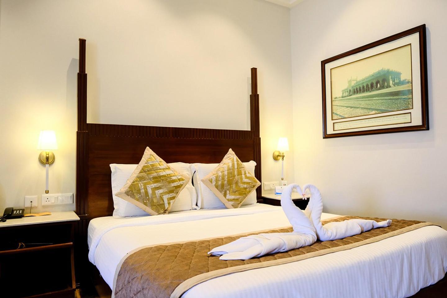 Chanakya BNR Hotel Puri Bagian luar foto