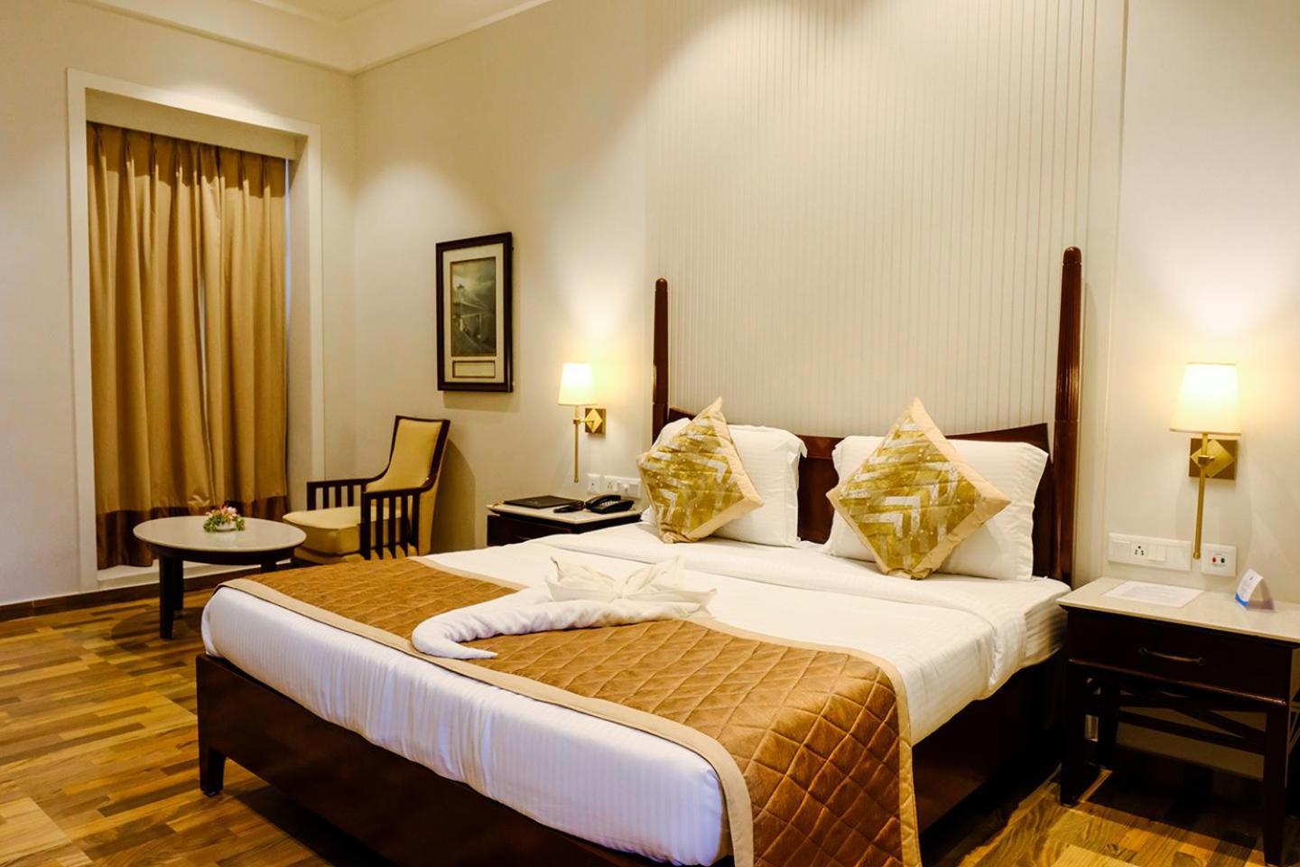 Chanakya BNR Hotel Puri Bagian luar foto