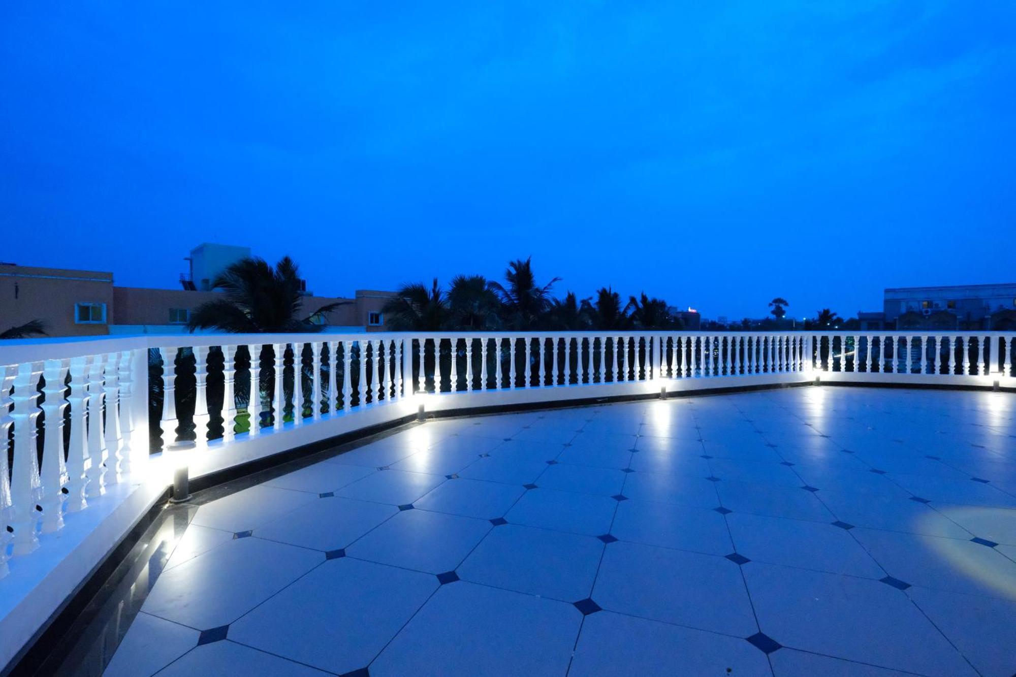 Chanakya BNR Hotel Puri Bagian luar foto