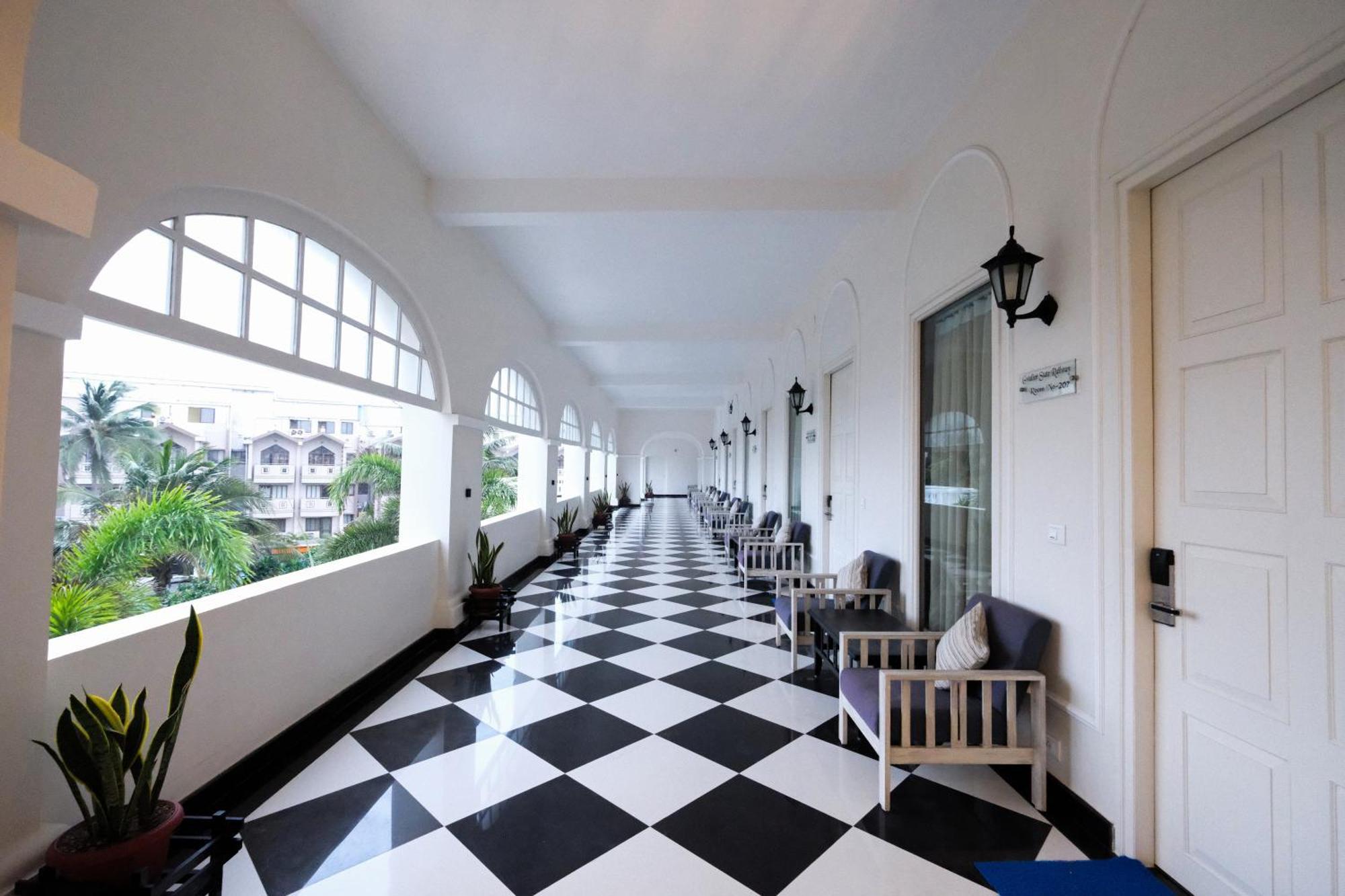 Chanakya BNR Hotel Puri Bagian luar foto